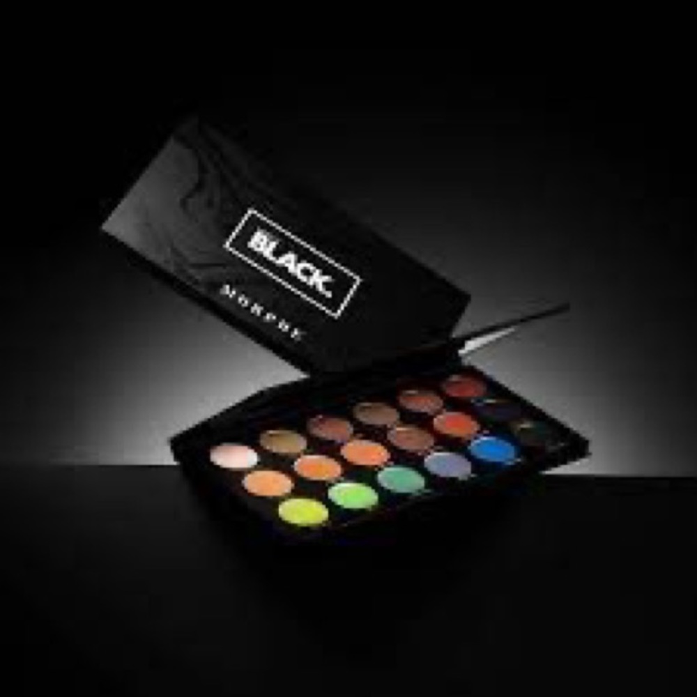 Morphe Make It Black Eyeshadow Palette